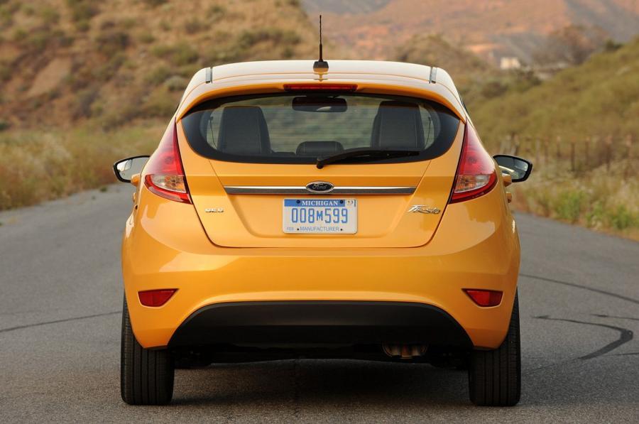  Ford Fiesta SES 2011 года  (фото 4 из 59)
